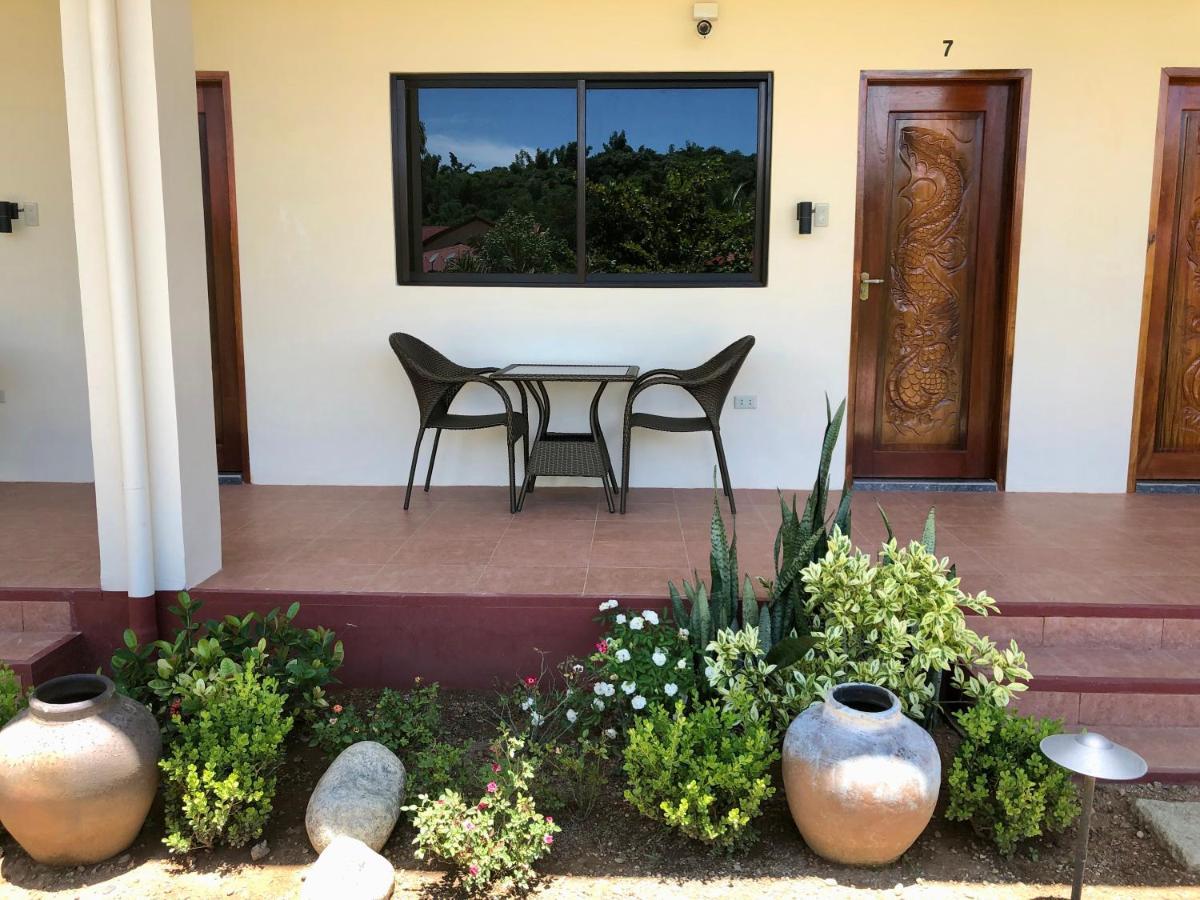 Strutz Art Garden Resort Bangued Bagian luar foto