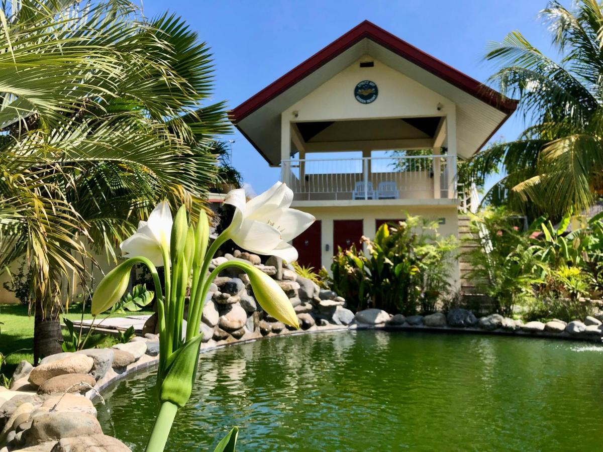 Strutz Art Garden Resort Bangued Bagian luar foto