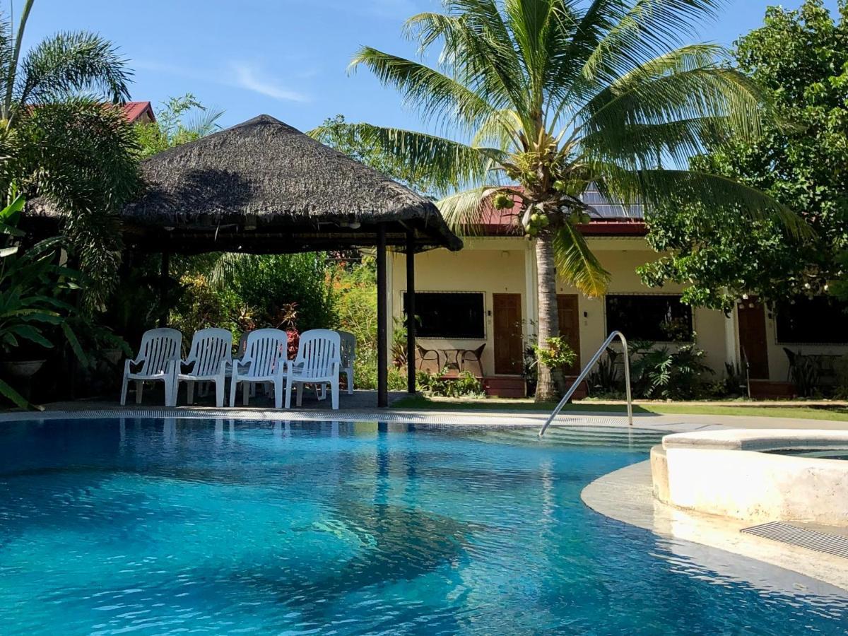 Strutz Art Garden Resort Bangued Bagian luar foto
