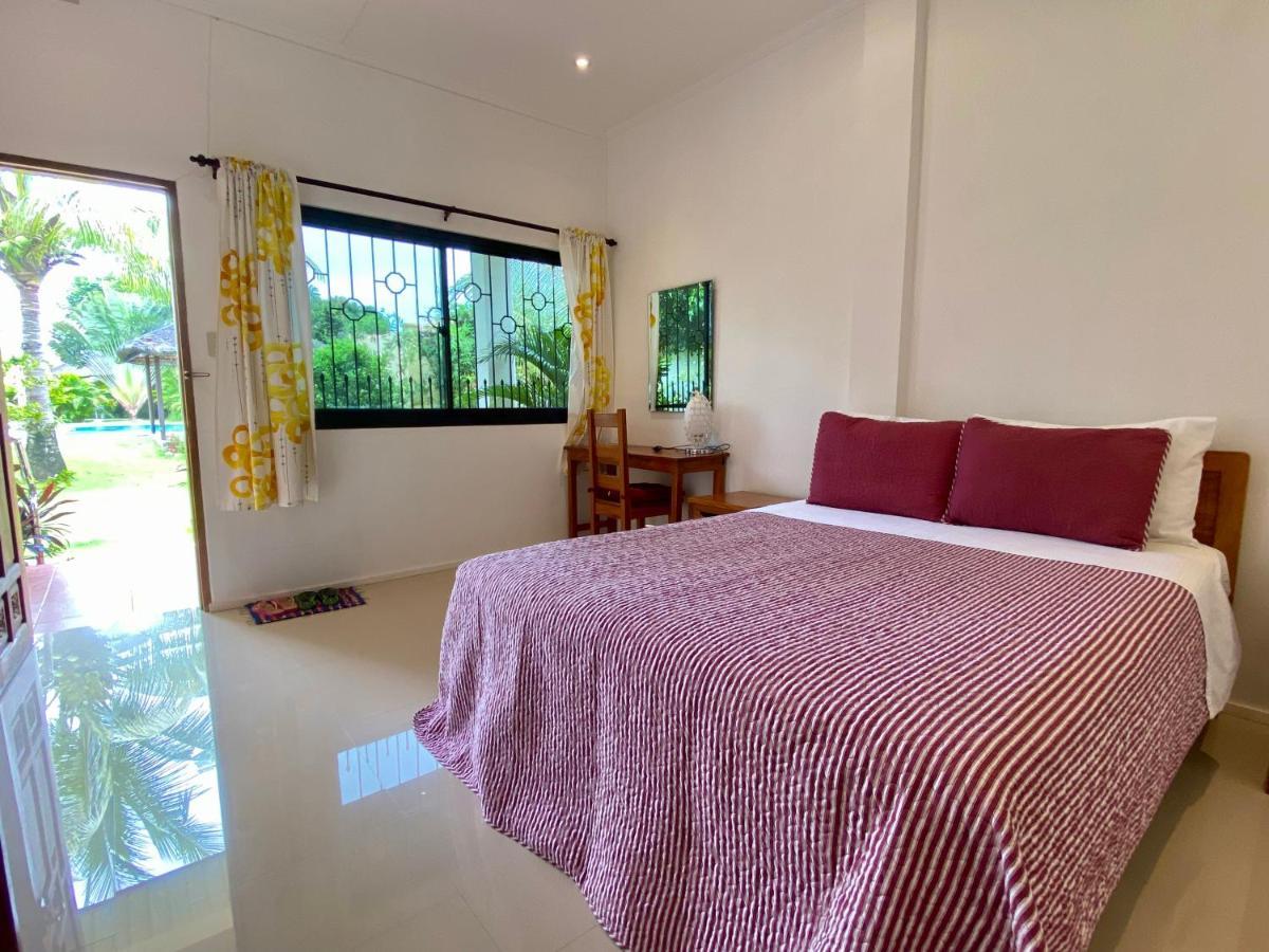 Strutz Art Garden Resort Bangued Bagian luar foto
