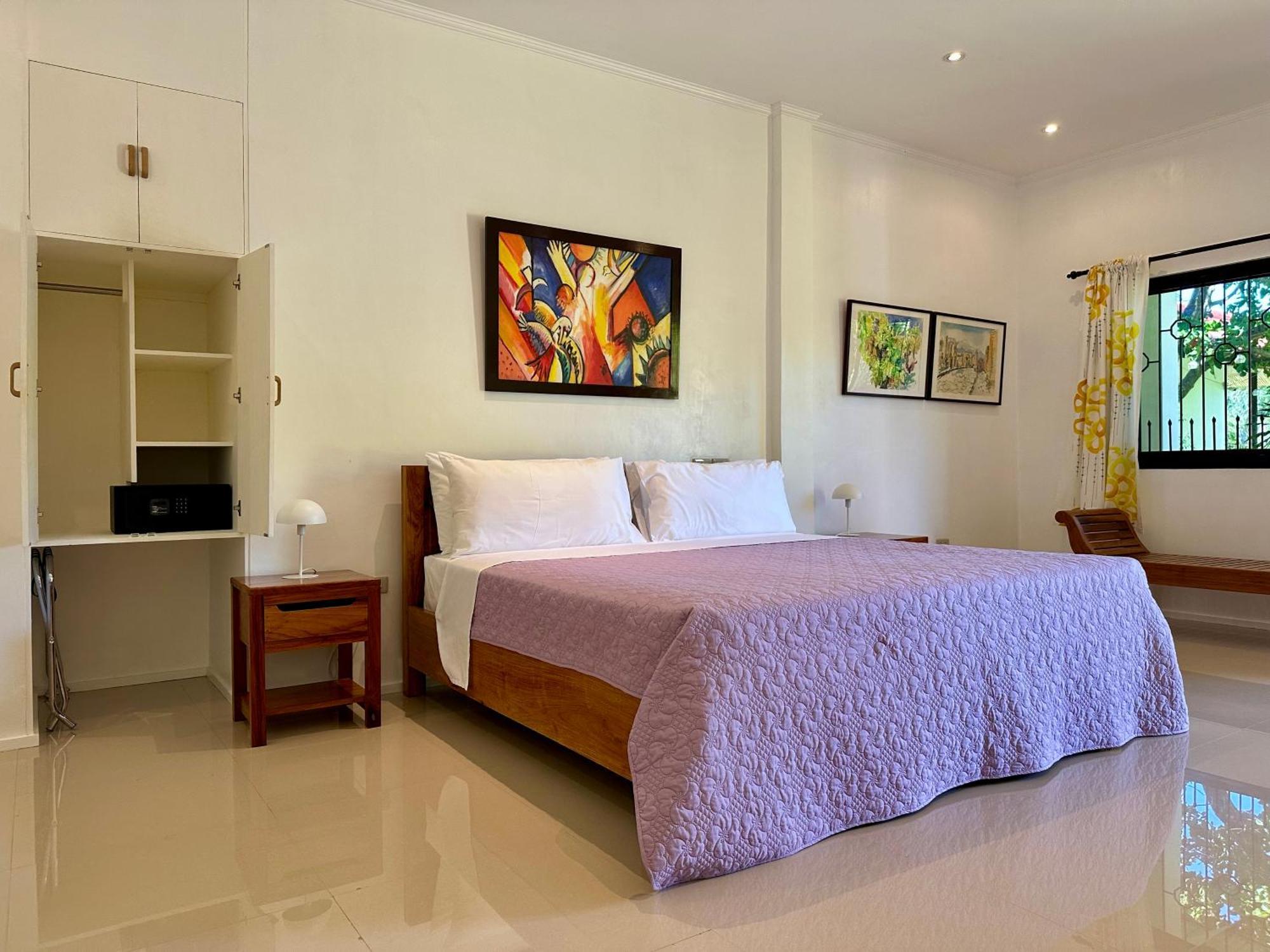 Strutz Art Garden Resort Bangued Bagian luar foto